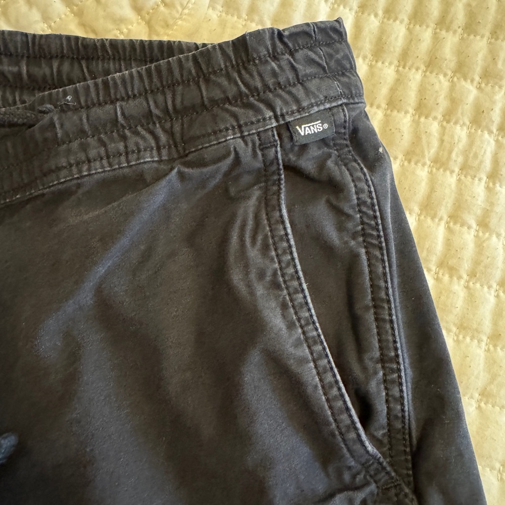 Vans Men's  black/Charcoal drawstring, pull-up pants